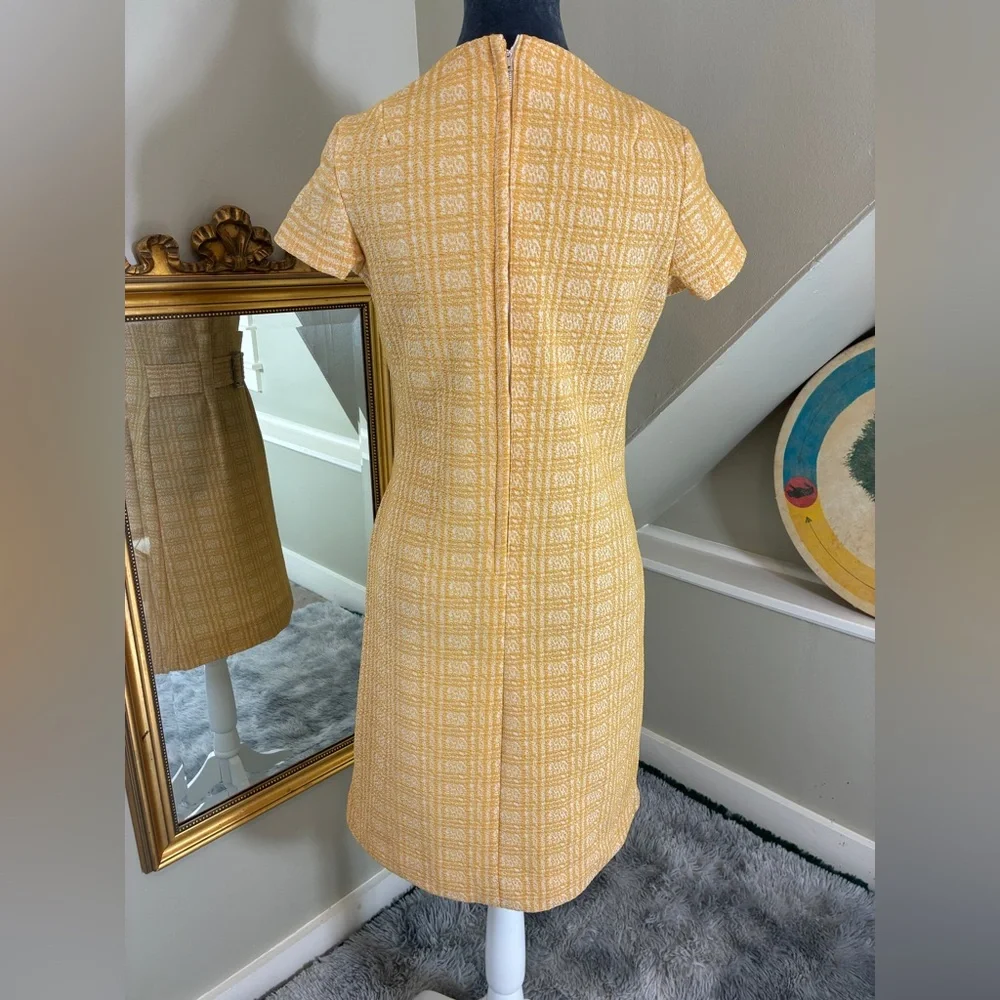 Vintage 1960s White & Mustard Plaid Mod Shift Dress w/ Faux Belt - Picture 5 of 9